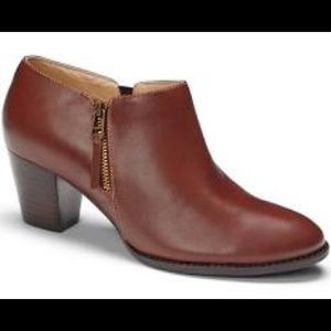 Vionic Ankle Boots